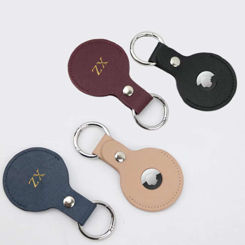 Monogram Keychain Leather - ตัวอักษรเริ่มต้นสีทองที่กําหนดเองสําหรับแท็กอากาศกรณีพวงกุญแจหนังป้องกันสําหรับแท็กอากาศติดตามอุปกรณ์ระบุตําแหน่งสําหรับกรณี Airtags
